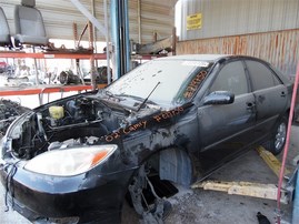 2002 TOYOTA CAMRY XLE BLACK 2.4 AT Z19750